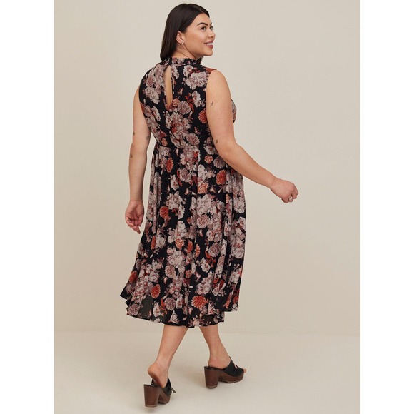 NWT Torrid Floral Midi Crinkle Gauze Mock Neck Pockets Dress Plus Size: 6X (30) - Picture 2 of 3